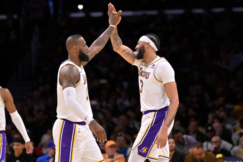 [NewYorkPost] Anthony Davis ‘respecting’ LeBron James’ Lakers opt-out ...