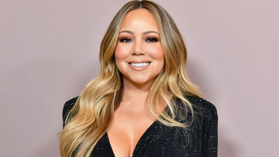 [Fox News] Mariah Carey says mother and sister died on same day, asks