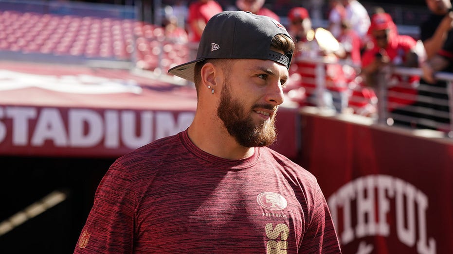 [Fox News] 49ers Rookie Ricky Pearsall Poses With First Responders Who ...