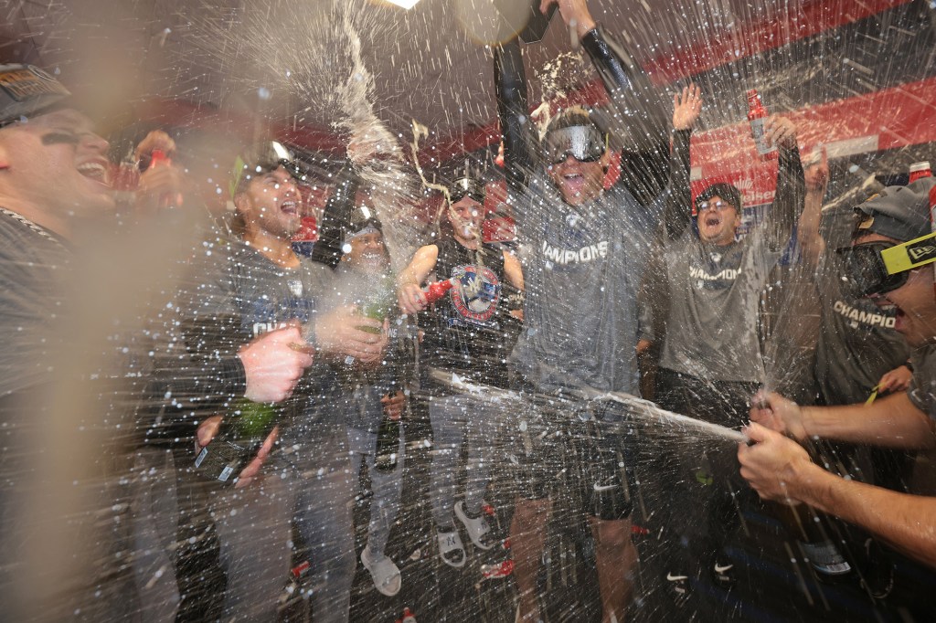 [NewYorkPost] See The Yankees’ Wild Champagne-soaked Celebration After ...